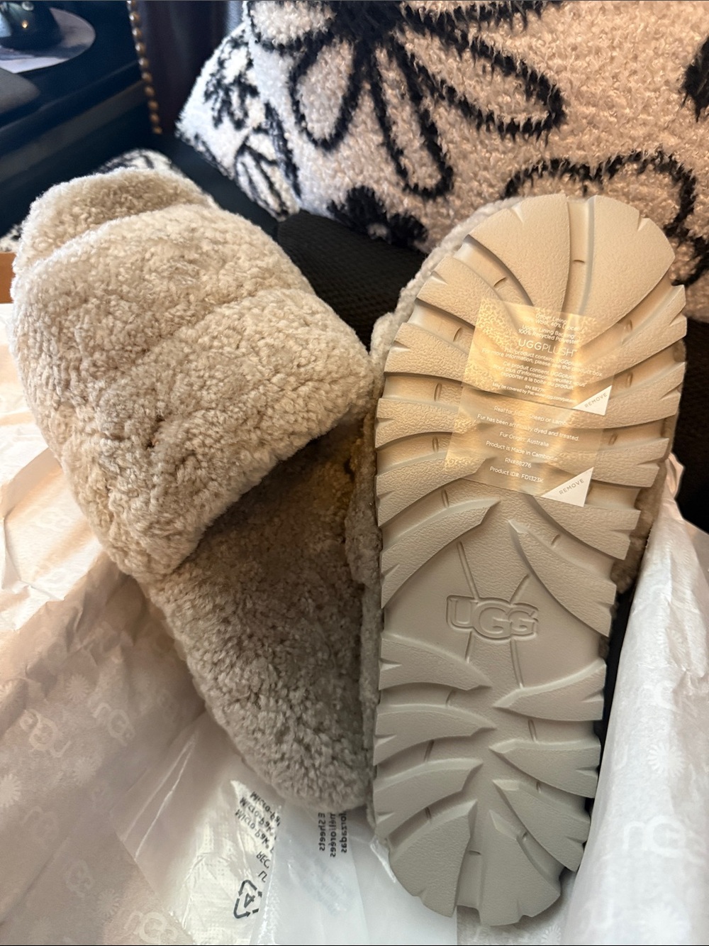 UGG Cozy Shearling Slide - Natural